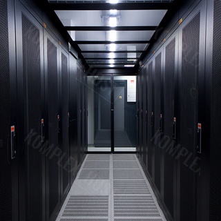 Холодный коридор в серверном зале №1 дата-центра 